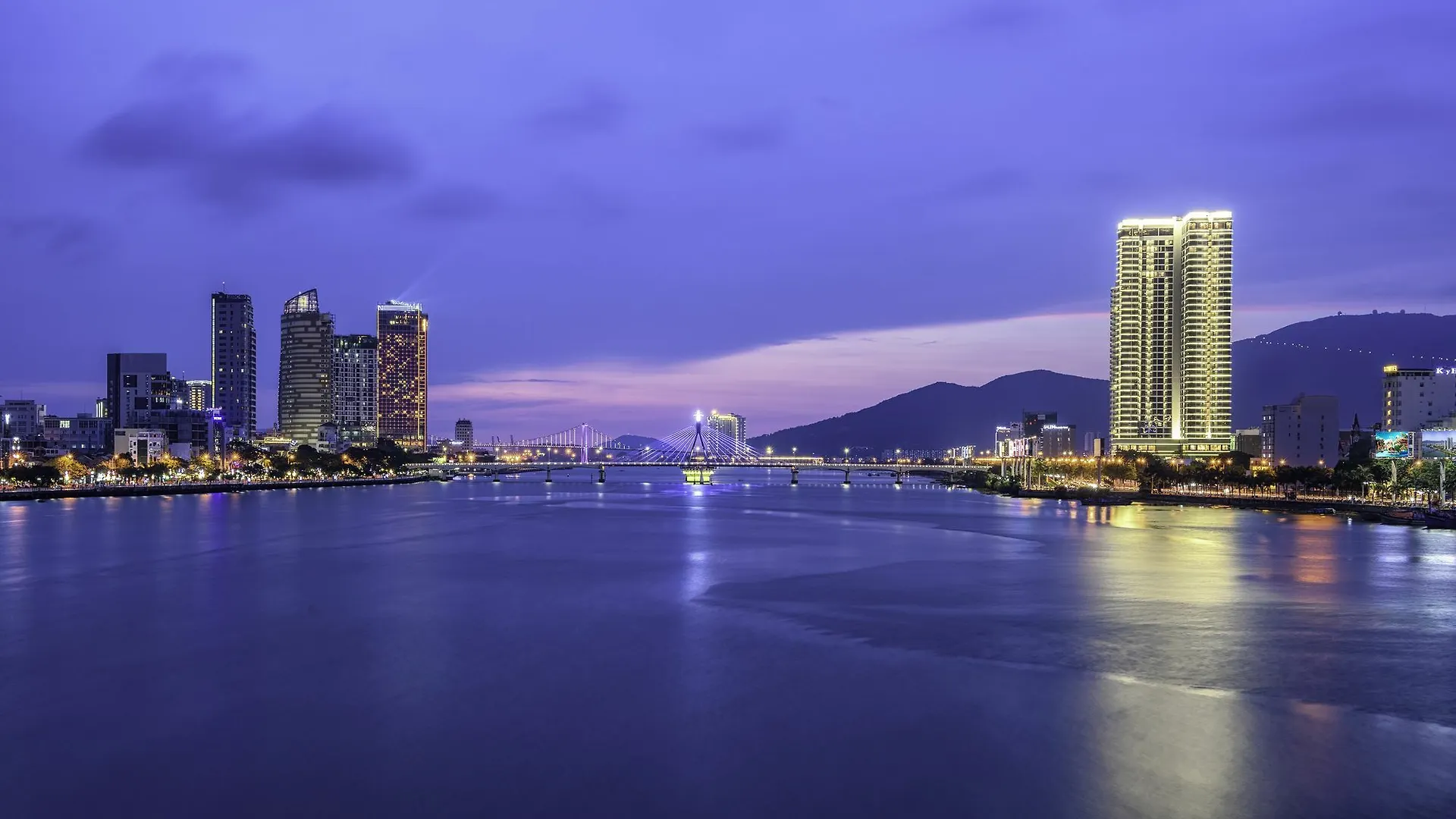 Hotel Melia Vinpearl Danang Riverfront